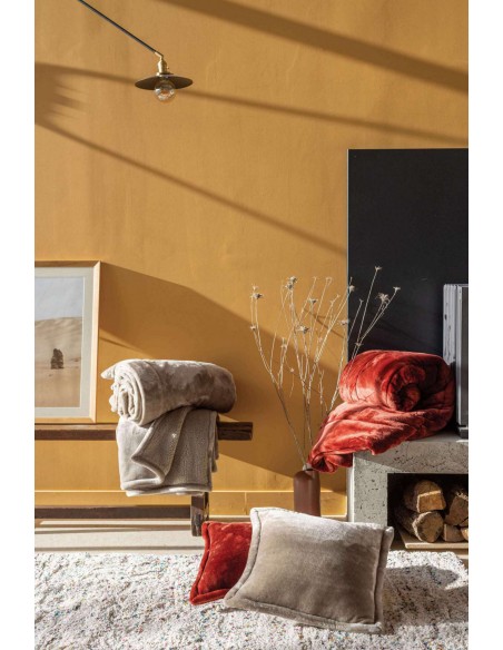 THROW VIVARAISE TENDER GERANIUM 150×200 100% POLYESTER