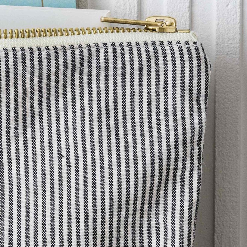 POUCH LA CERISE FINETTE CAVIAR 14X10.50 ORGANIC COTTON