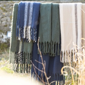 THROW VIVARAISE ISABEL UNI MARINE 130X160 100% RECYCLED... 2